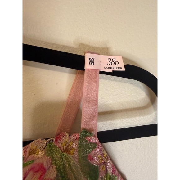 Victoria's Secret Dream Angels Wicked Floral Lightly Lined Demi Bra Size 38D NWT - Picture 3 of 4